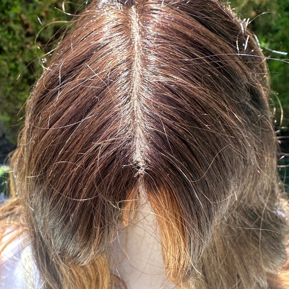 100% Human Hair Natural Ombre Brown and Blonde Wavy Hair Shoulder Length Wig - Picture 13 of 14